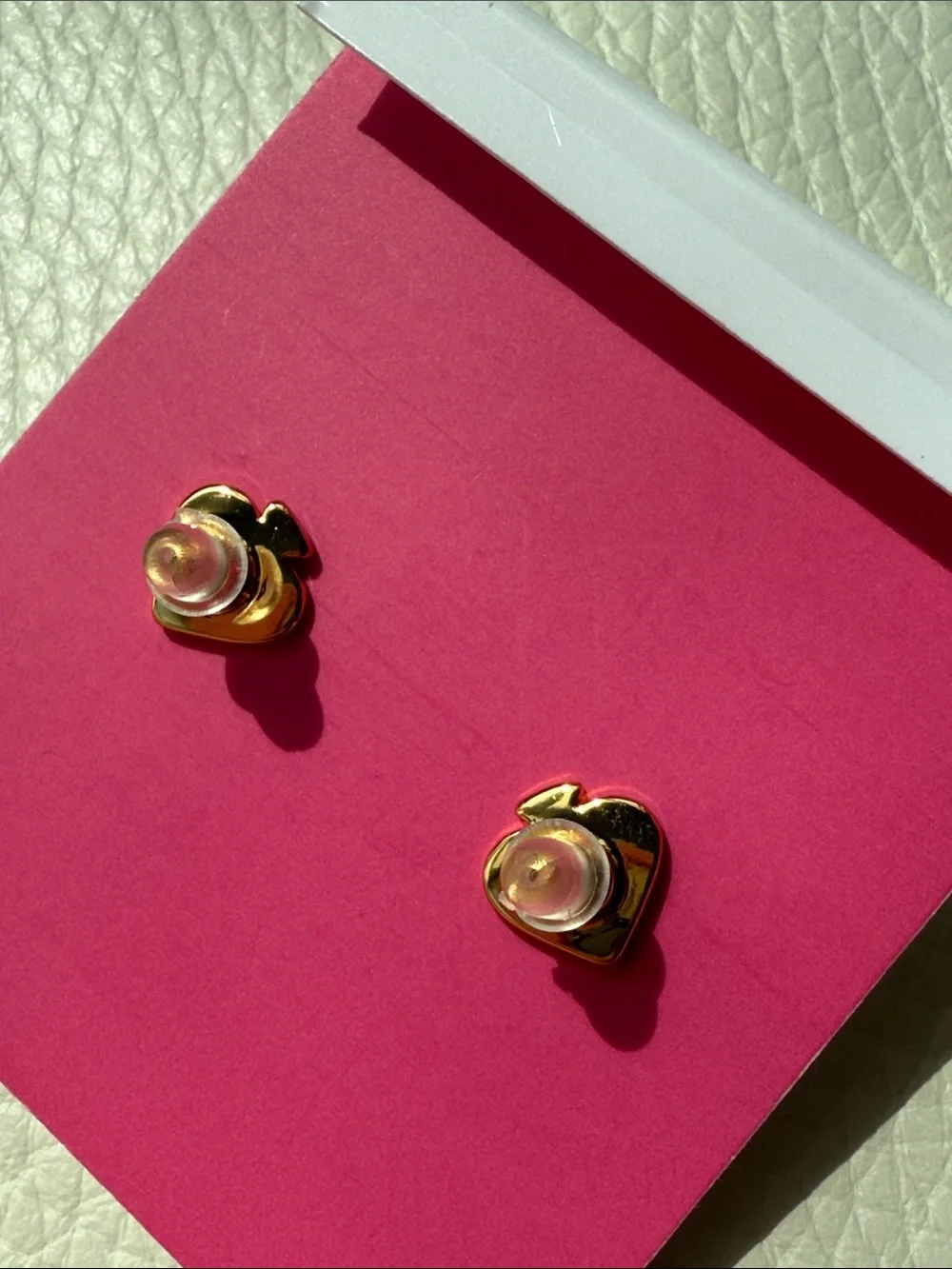 Kate Spade Dazzling Daisy Hummingbird Studs‎